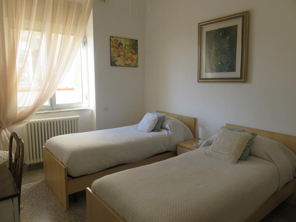 Rosy'S Hotel Наполи Екстериор снимка
