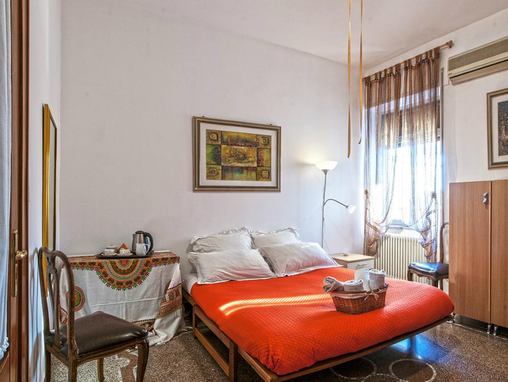 Rosy'S Hotel Наполи Екстериор снимка