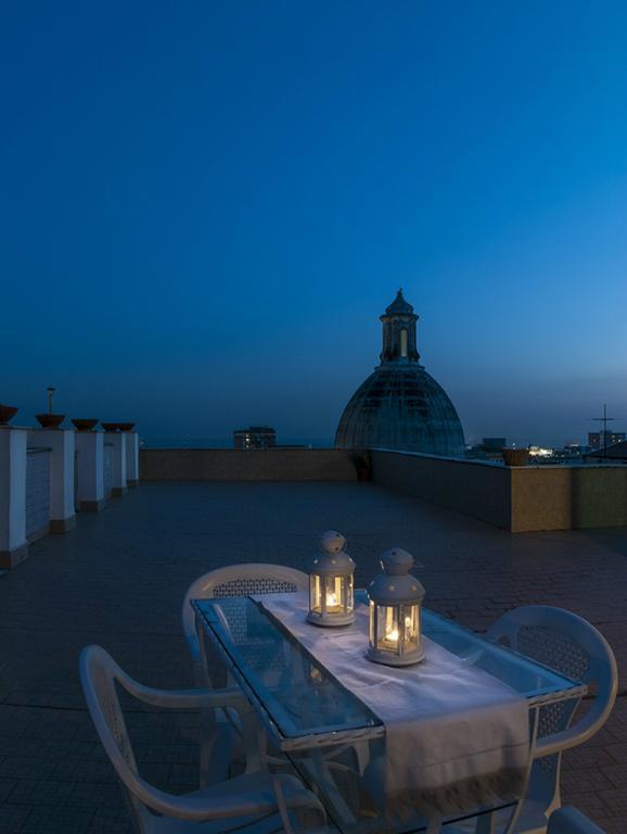 Rosy'S Hotel Наполи Екстериор снимка