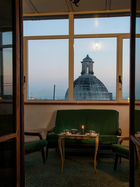 Rosy'S Hotel Наполи Екстериор снимка